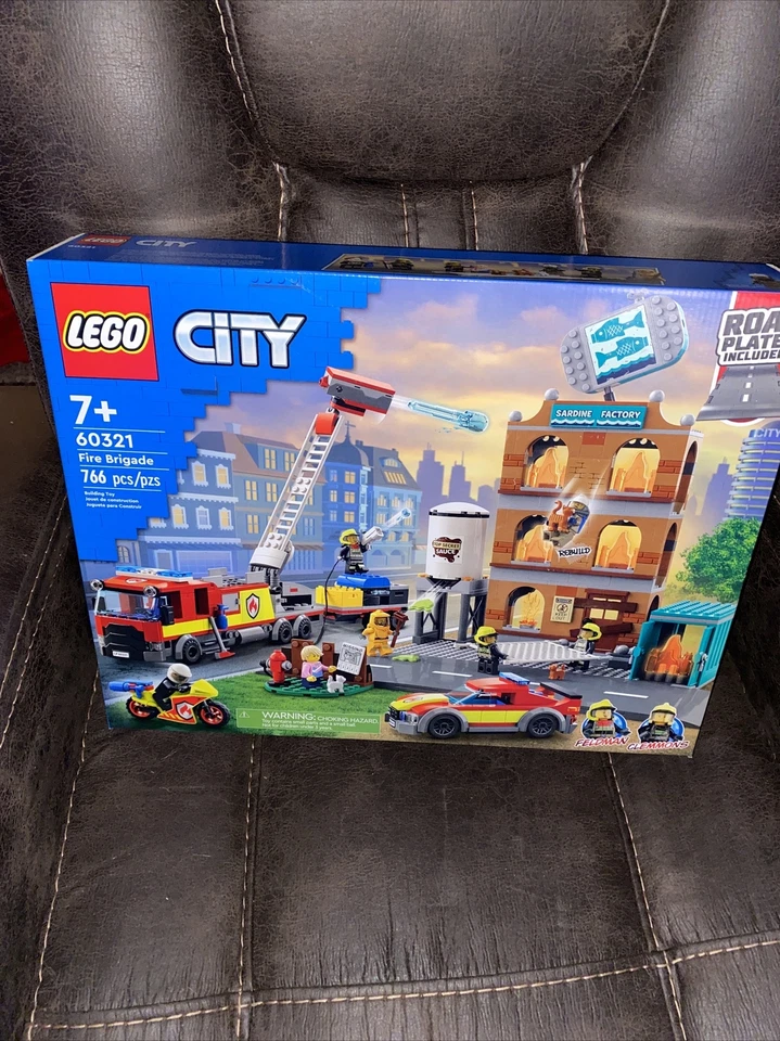 NUEVO* Lego City Fire Brigade Truck Station #60321 *RETIRADO* Foto 1 de 2