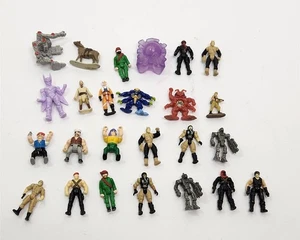 Micro Machines & Mixed Mini Figures Accessories Galoob Fistful 1990's COL-2277 - Picture 1 of 12