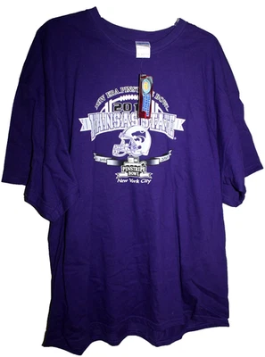 CAMISETA MORADA PARA HOMBRE NUEVA CON ETIQUETAS KANSAS STATE WILDCATS 2010 NEW ERA PINSTRIPE BOWL 2XL Foto 1 de 2