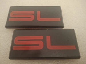 GMC SIERRA SL SIDE PILLAR EMBLEMS LOGO BADGES SIGN SYMBOLS (Pair) - Bild 1 von 4