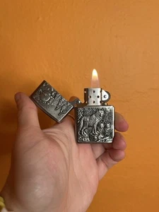 2019 Wolf Pack Zippo Lighter - Imagen 1 de 4