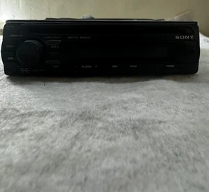 SONY CDX-GT24 CD PLAYER MP3 WMA AUX IN BLACK ref2 - Picture 1 of 3