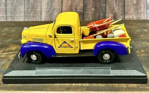 Motor Max 1941 Plymouth Truck Farm Mart Farm Acc Yellow Purple Diecast 1:24 Rare - Picture 1 of 19