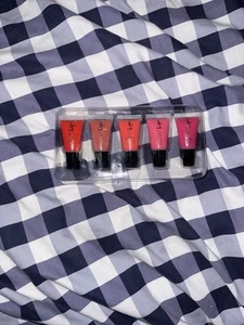 Technic 5pcs Lip Vault - Picture 1 of 3