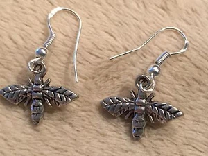Cute New Tibetan Silver Bumble Bee / Hornet Charm Hook Dangle Drop Earrings - Picture 1 of 2