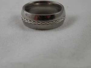 Anello a fascia in titanio e argento sterling ritorto in argento 925 centrale misura 8,75 8 mm - Foto 1 di 9