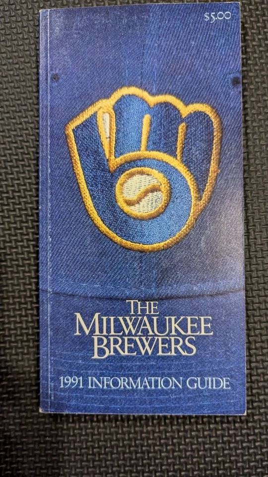 1991 MILWAUKEE BREWERS Robin Yount Media Guide VINTAGE COLLECTORS - NEAR MINT - Image 1 of 4