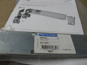 NUEVO EN CAJA TENSOR CABLE SENSOR SCHNEIDER TELEMECANIQUR 061634 (PARA XY2-CZ917) P9510 - Imagen 1 de 4