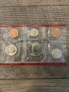 1988 D US Mint Set Uncirculated Coins - Picture 1 of 2