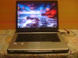 TOSHIBA SAT L300-20W. Intel CPU T1600. 250GB HDD. Win 7 Pro.(Ref; B2202.)