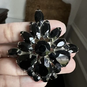 Vintage Anstecknadel Brosche 2,25" tiefschwarz Navette Strass klassisch elegant silberfarben - Bild 1 von 7