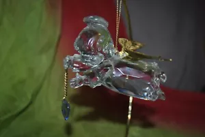 Fliegendes Baby ENGEL mit BLAUEM Herz Stein Ornament Acryl Metall Ständer Goldflügel - Bild 1 von 6