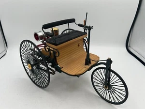 FRANKLIN MINT: 1:8 DIECAST 1886 MERCEDES BENZ PATENT 3 WHEEL MOTORWAGEN - Picture 1 of 10
