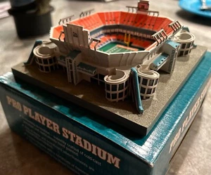 PRO PLAYER STADIUM -Hard Rock Stadium- Miami Dolphins Bridgepoint Collectibles - Picture 1 of 4