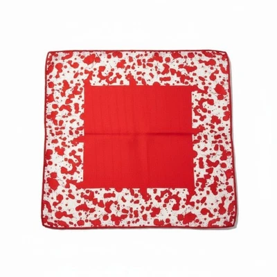 Cachecol de seda vintage Diane Von Fürstenberg pintura vermelha salpicado 26" quadrado - Imagem 1 de 4