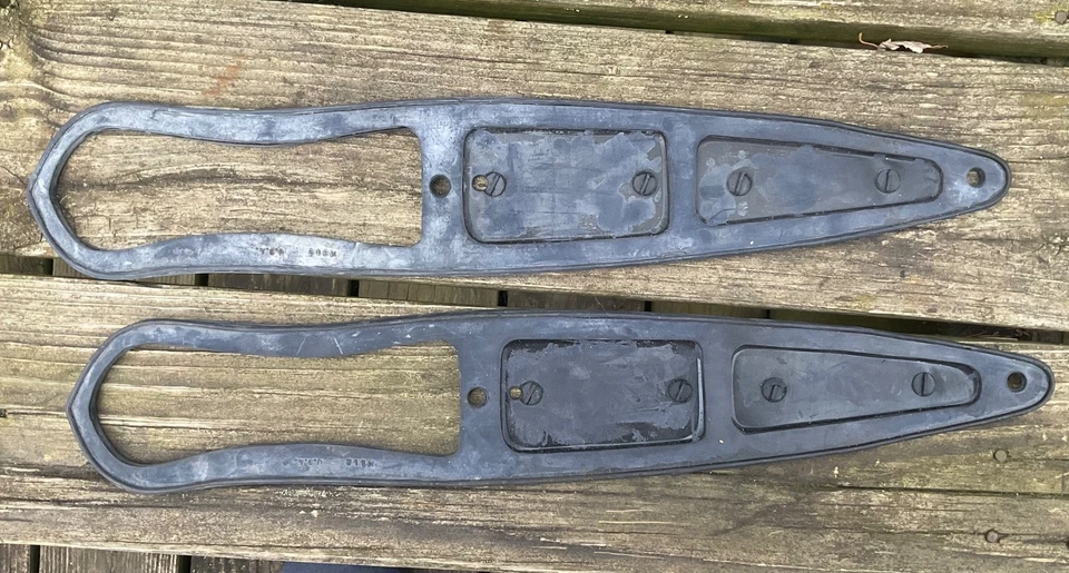 PLYMOUTH DELUXE 1949 = SELLOS DE JUNTA DE LUZ TRASERA = PAR L & R = VINTAGE HECHO EN EE. UU. Foto 1 de 4