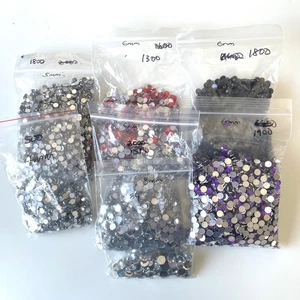 Joblot Wholesale Diamantes Mixed Sizes Colours - Picture 1 of 8