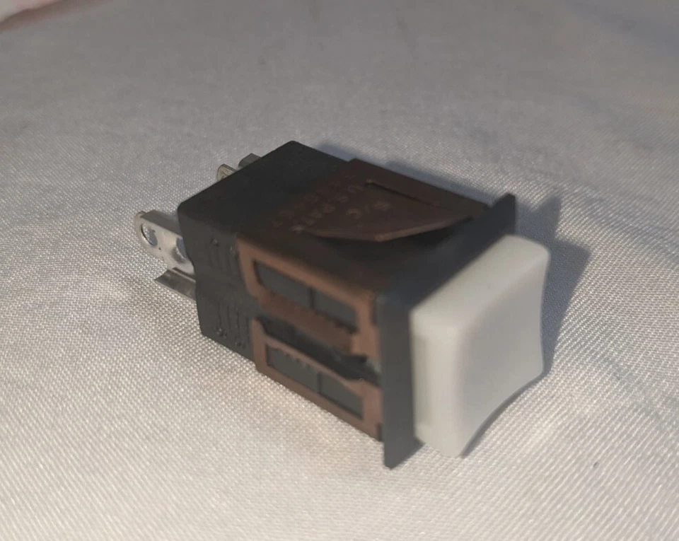 Nuevo pulsador cuadrado blanco momentáneo Switchcraft US-05-1 Foto 1 de 4