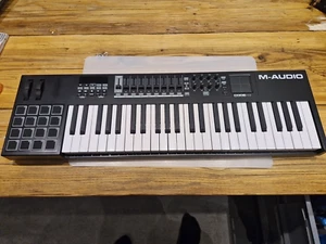 M-Audio Code 49 Black | USB/MIDI Keyboard Controller - Bild 1 von 3