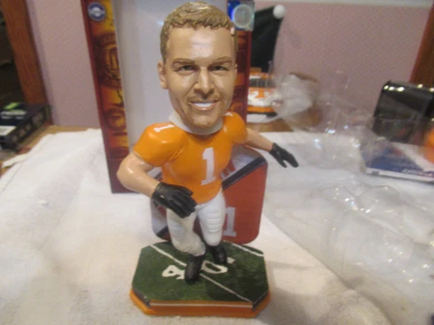 TENNESSEE VOLUNTEERS JASON WHITTEN BOBBLE HEAD LIMITED EDITION NIB MINT CONDITIO Cover