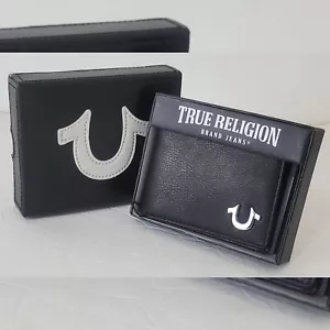 CARTERA DOBLE PLIEGUE CUERO NEGRO GRANULADO TRUE RELIGION METAL LOGOTIPO HERRADURA - Imagen 1 de 4