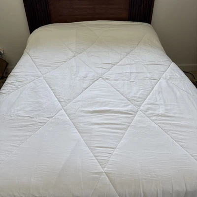 White King Hotel Comforter Duvet Insert - All Season,  Quilted - Image 1 of 3