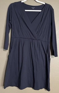 Garnet Hill schwarzes Damenkleid mit V-Ausschnitt und 3/4-Ärmeln und Plissee Größe Small - Bild 1 von 6