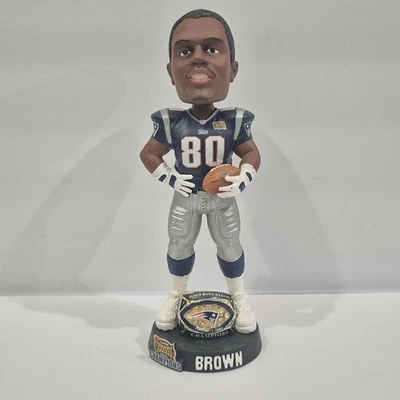 Anillo de fútbol americano Troy Brown #80 Super Bowl XXXVIII 8,5" Bobblehead Patriots NFL Foto 1 de 4