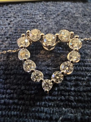 Collar de diamantes  Foto 1 de 4