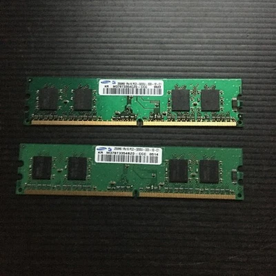 Pair of Samsung 256MB PC2-3200U-333-12-C1 Desktop DDR2 RAM - Image 1 of 3