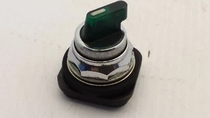 OPERADOR DE INTERRUPTOR SELECTOR TELEMECANIQUE ZB3-BK33 VERDE ILL. PRINCIPAL DE 3 POSICIONES. - Imagen 1 de 4