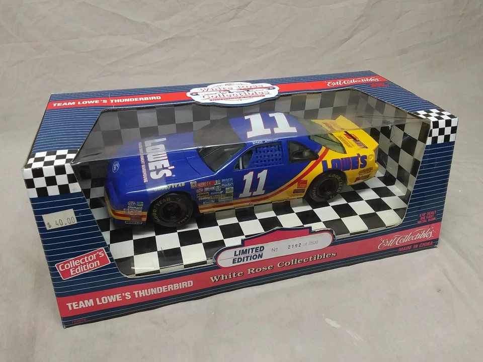 Banco de monedas Thunderbird 1995 Brett Bodine Lowe's 1995 vintage NASCAR #11 Foto 1 de 1