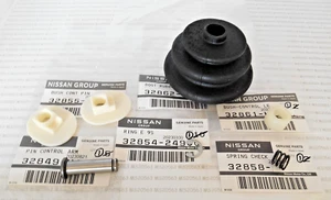 Nissan 200SX 280ZX 720 Pick up Genuine Shifter Shift Lever Bushings & Boot Kit - Picture 1 of 2