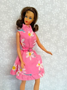 Vintage Marlo Flip Barbie Doll TNT Brunette in Ruffles N Swirls - Picture 1 of 18