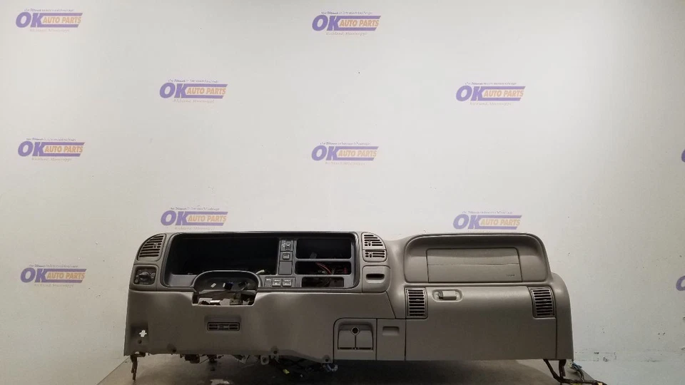 99 CHEVY TAHOE LT DASH PANEL DASHBOARD ASSEMBLY WITH PASSENGER SRS GRAY Foto 1 de 4