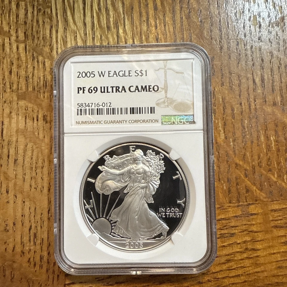 2005-W Proof $1 American Silver Eagle NGC PF69 Ultra Cameo. Brown Label - Image 1 of 2