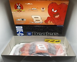Dale Earnhardt Jr. 1/24 #8 AZIONE 1:24 GM DEALERS 2002 Looney Tunes DIECAST RCCA - Foto 1 di 21