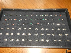 RINGE -925 STERLINGSILBER-EIN TABLETT MIT 72 RINGEN-VERSCHIEDENE DESIGNS- Details unten - Bild 1 von 3