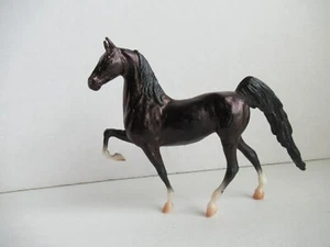 Breyer Little Bits Paddock Pals American Saddlebred Gloss Purple OAK Horse - Picture 1 of 4