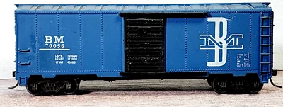 Boston and Maine RR 40' Single Door Boxcar 70056 Roundhouse? HO Scale Weathered - Image 1 of 4