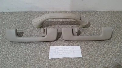 07-14 Silverado Sierra GM RIEL DE TECHO ASISTENCIA TRASERA AGARRE MANIJA Y BARRA DE AGARRE 25836769 Foto 1 de 4