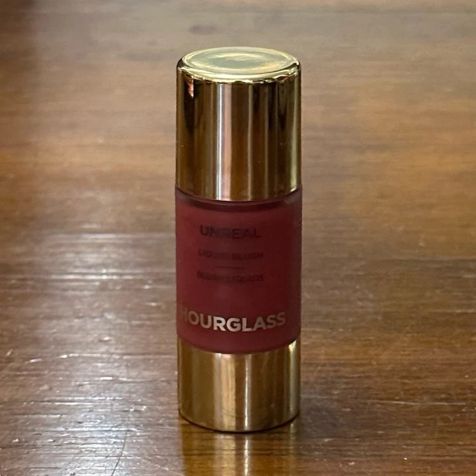 Suero Hourglass Unreal Liquid Blush Terracota 0,34 oz/10,3 ml Foto 1 de 1