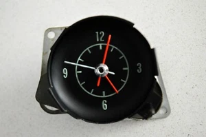 1968-1971 CHEVROLET CORVETTE DASH CLOCK RESTORED - Foto 1 di 3