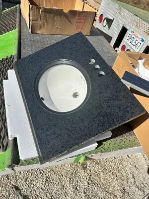 Pegasus Blanco Cuenco 4 Granito Baño Tocador Superior 25x19 Grifo Extendido Negro Foto 1 de 4