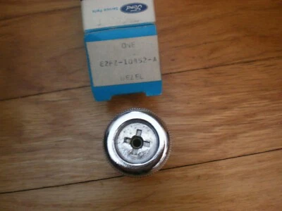 Moldura interruptor de luz Ford Escort 1981-1983 NOS E2FZ-10852-A - Imagem 1 de 2