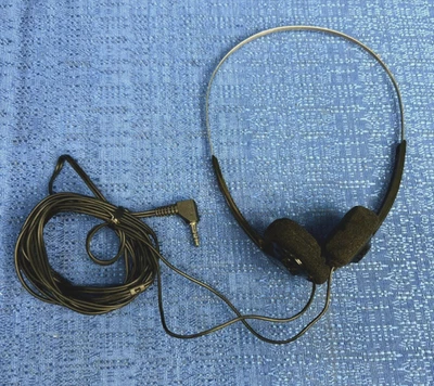 Auriculares estéreo Labtec GO 420 espuma sobre la oreja "estilo Walkman" banda metálica 3,5 mm Foto 1 de 4