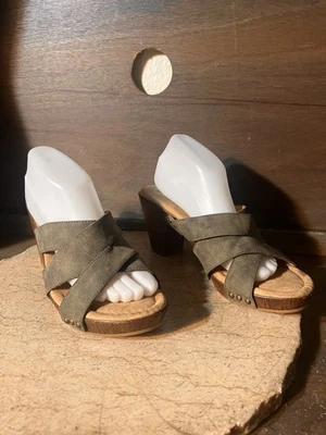 SONOMA SNEEVAOLIVE ЖЕНЩИН СКОЛЬЖЕНИЯ НА ЗЕЛЕНЫЙ КАБЛУКИ РАЗМЕР 10 М ИСКУССТВЕННОЙ ЗАМШИ 3,5» БЛОК - Изображение 1 из 4