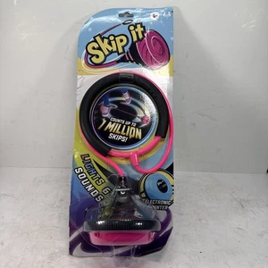 Skip It Light Up Bola y Contador Digital Rosa Retro Juego Exterior Hasbro - Imagen 1 de 7