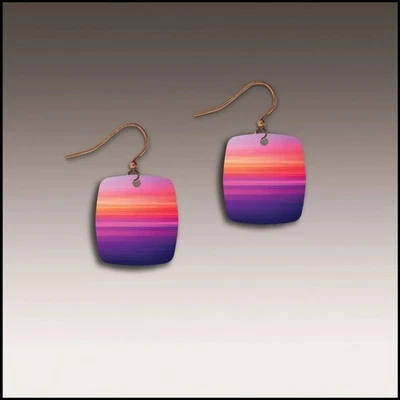 Brincos quadrados pequenos com estampa de arte de praia rosa roxo DC Designs HM02S exclusivos - Imagem 1 de 4
