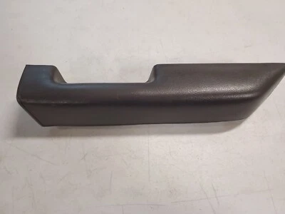 Nissan Pathfinder D21 1986-1995 reposabrazos puerta pasajero derecho marrón descolorido Foto 1 de 4